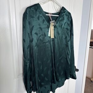 Brina & Em v-neck blouse